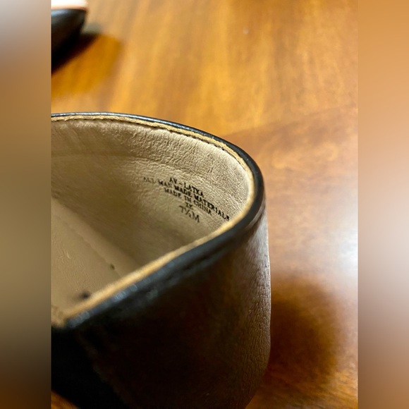 Women’s Adrienne Vittadini Latka Black Leather Flats Size 7.5 - Picture 11 of 12